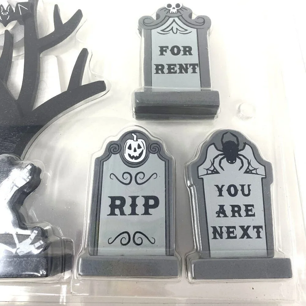 Target Hyde & Eek Mini Wood Mantle Decor 4pc Bat Skeleton Tree Headstones Grave